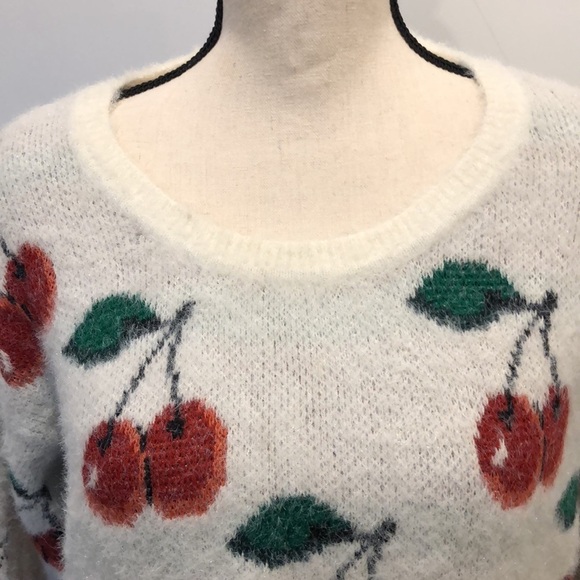 Shrinking violet sweater cherry white fluffy soft SZ  XS - Picture 2 of 9